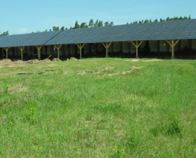 23,10 kWp Anlage an Schallschutzwand. Mit 132 Kyocera Module und 4 SMA Wechselrichter. Errichtet 2007 in Rednitzhembach.